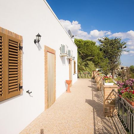 Il Delfino Villa Пистичи Екстериор снимка