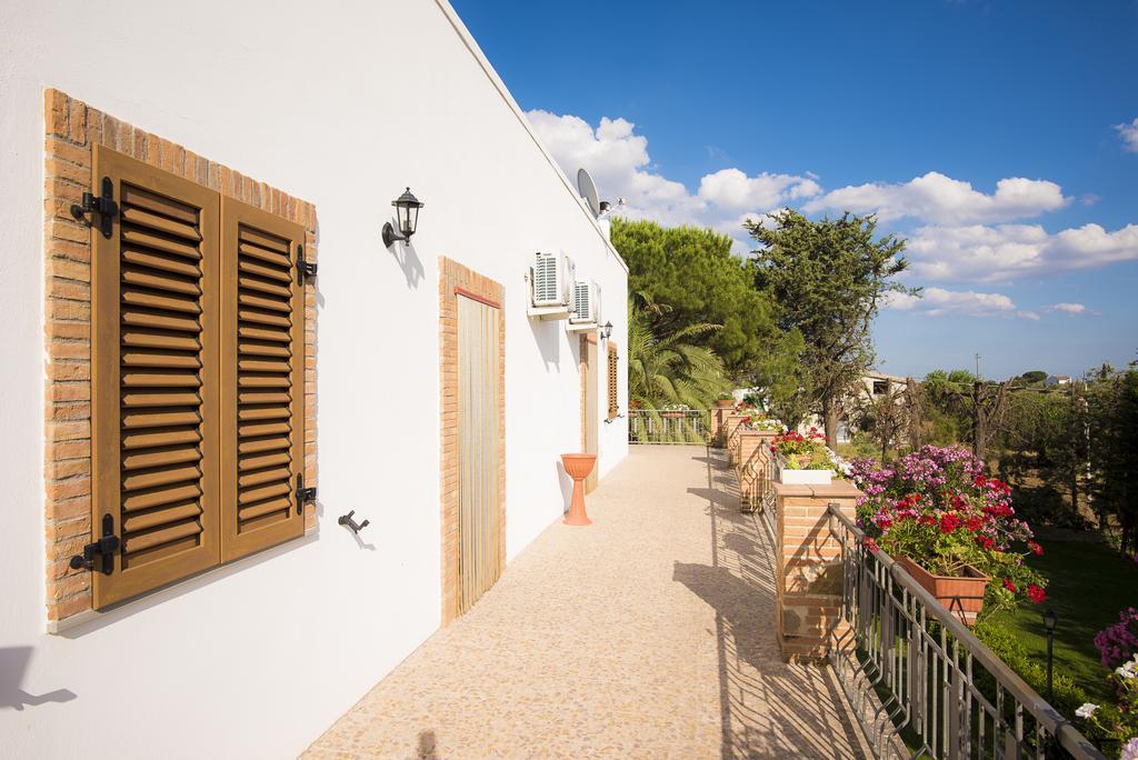 Il Delfino Villa Пистичи Екстериор снимка